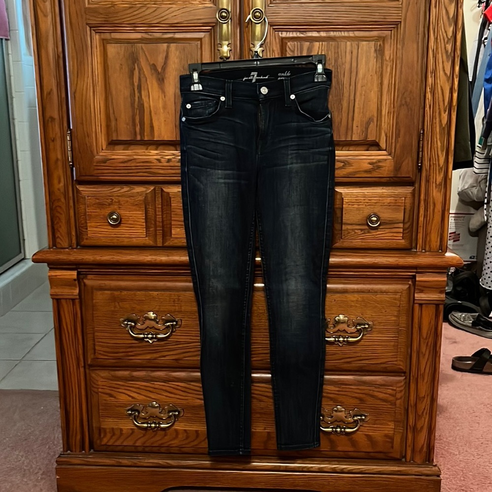 ⭐️AUTHENTIC⭐️ 7 For All Mankind Ankle Guinevere Jeans. Size 23. Dark wash color.